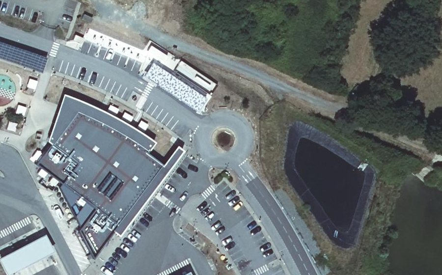 Vue aérienne du Rond-point anonyme n°770812866