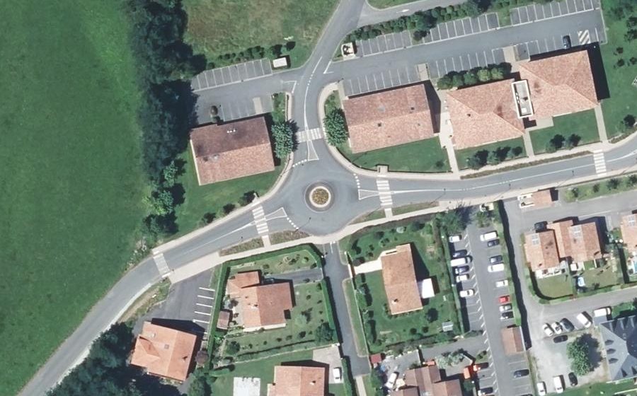 Vue aérienne du Rond-point anonyme n°770887066