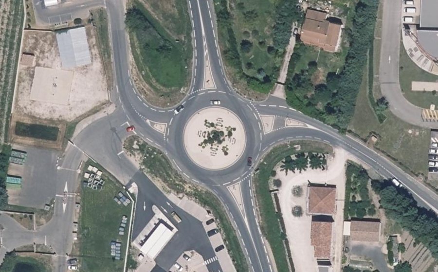 Vue aérienne du Rond-point anonyme n°771285364