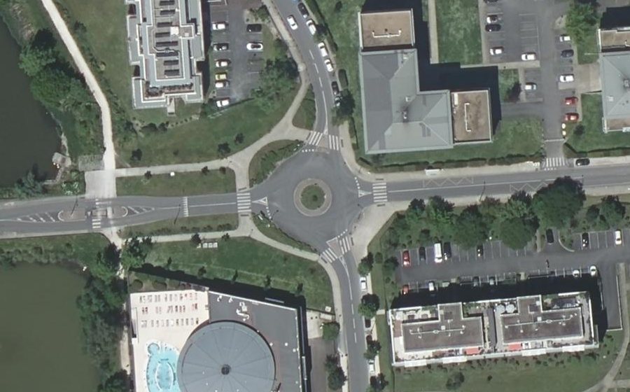 Vue aérienne du Rond-point anonyme n°771594075