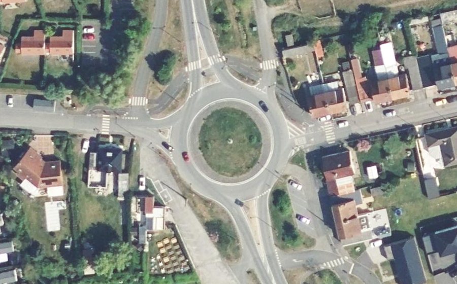 Vue aérienne du Rond-point anonyme n°771747150