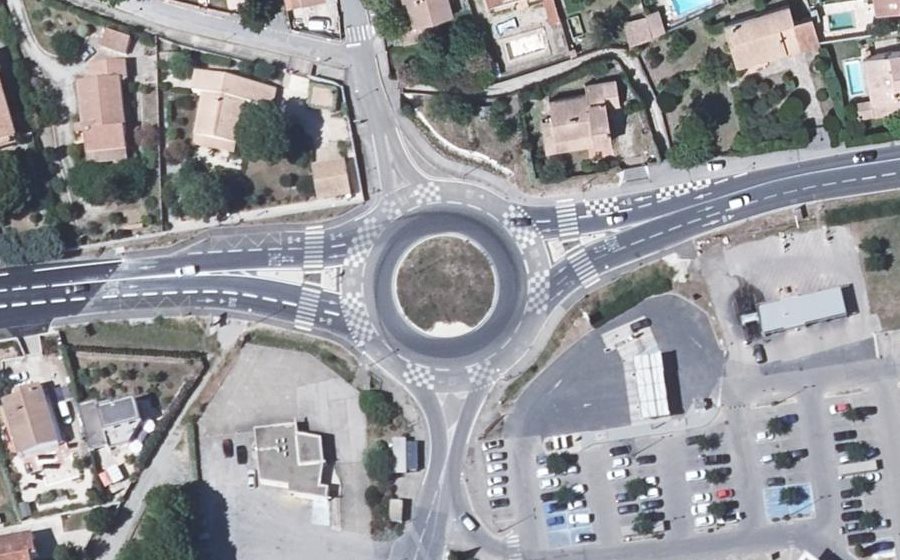 Vue aérienne du Rond-point anonyme n°772039141