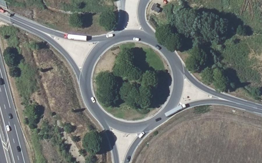 Vue aérienne du Rond-point anonyme n°772067975