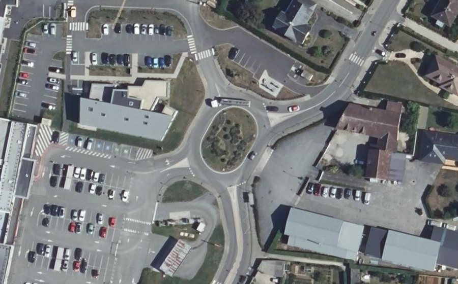 Vue aérienne du Rond-point anonyme n°772069844