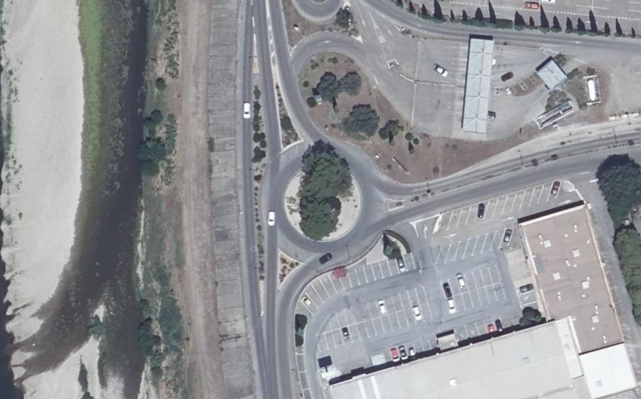 Vue aérienne du Rond-point anonyme n°772075829