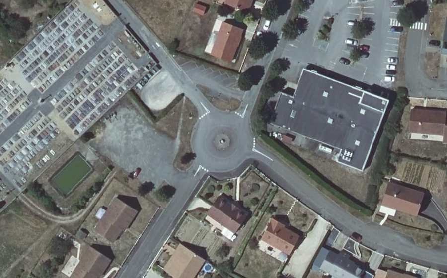 Vue aérienne du Rond-point anonyme n°772185500