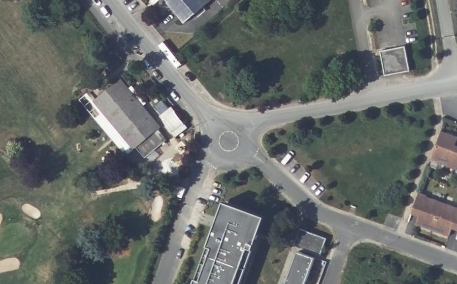 Vue aérienne du Rond-point anonyme n°772273184