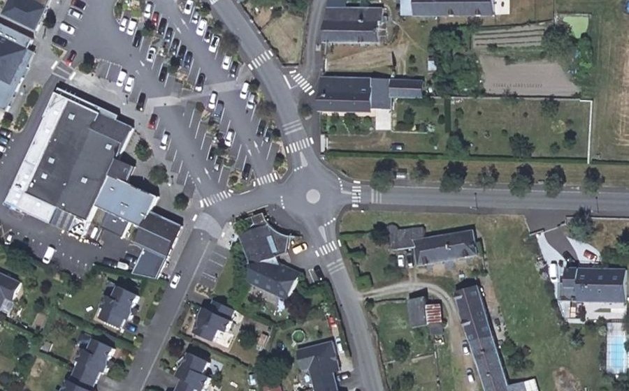 Vue aérienne du Rond-point anonyme n°772497915