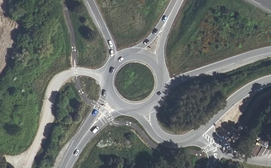 Vue aérienne du Rond-point anonyme n°7725613