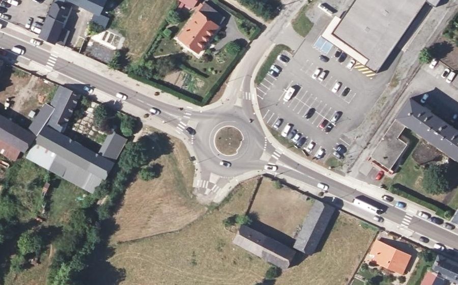 Vue aérienne du Rond-point anonyme n°772617408