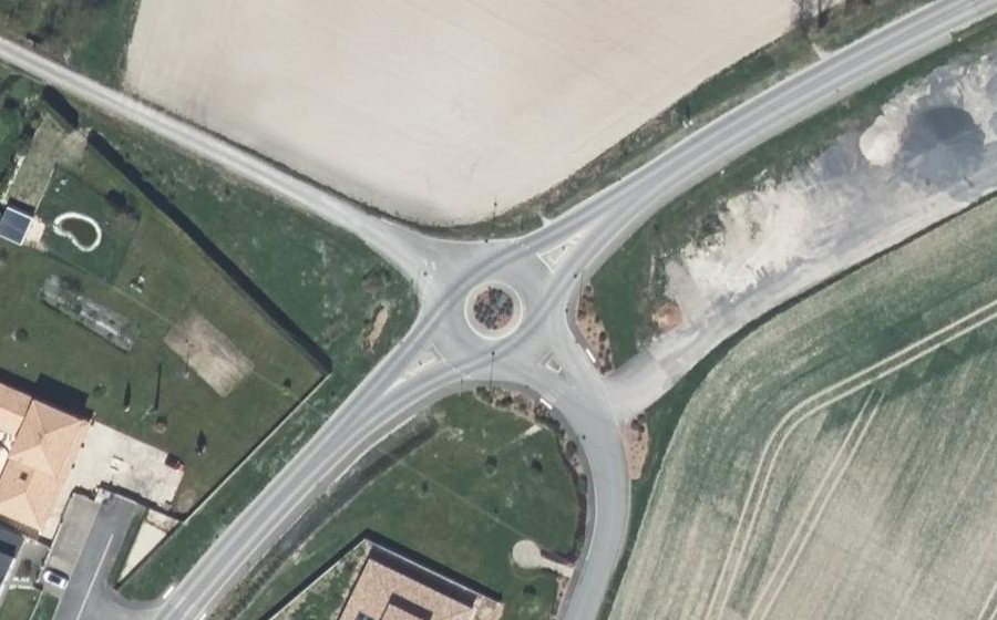 Vue aérienne du Rond-point anonyme n°772772863