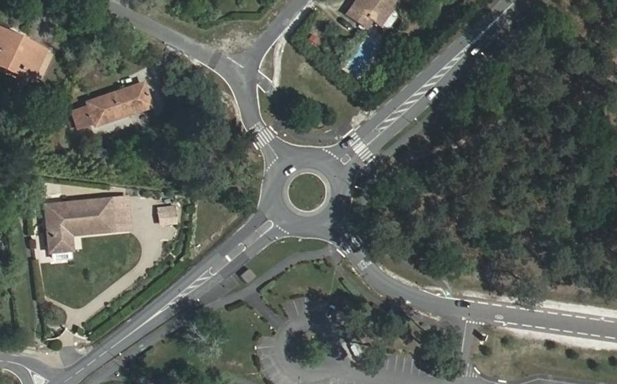 Vue aérienne du Rond-point anonyme n°772920863