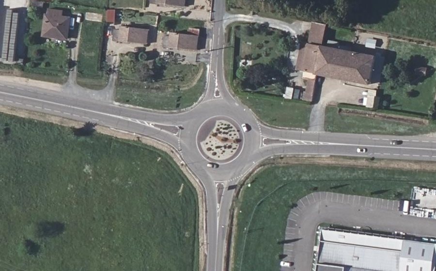 Vue aérienne du Rond-point anonyme n°773620607