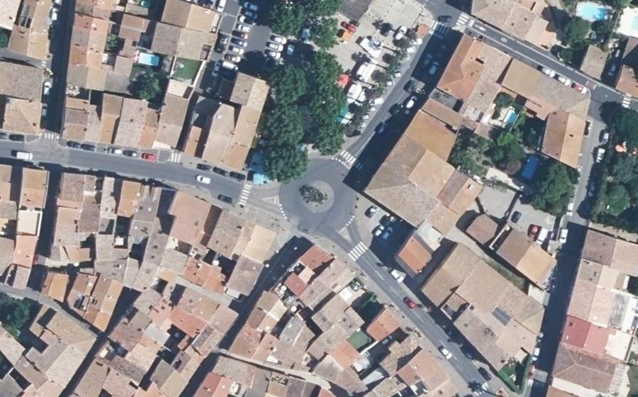 Vue aérienne du Rond-point anonyme n°77388922