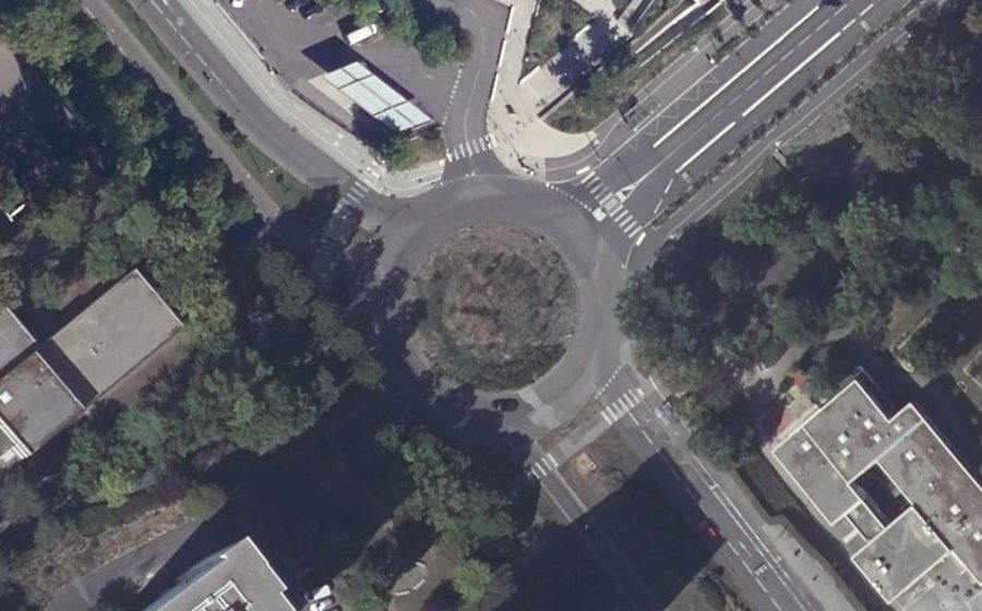 Vue aérienne du Rond-point anonyme n°77407827