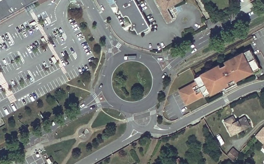 Vue aérienne du Rond-point anonyme n°7745522