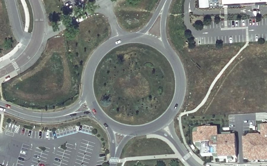 Vue aérienne du Rond-point anonyme n°7746128