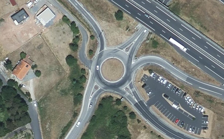 Vue aérienne du Rond-point anonyme n°77488720