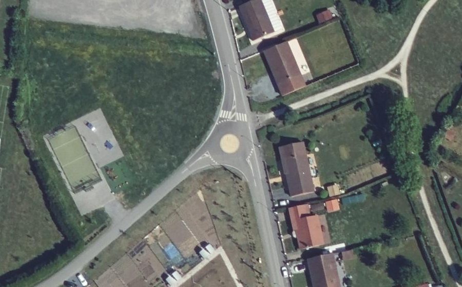 Vue aérienne du Rond-point anonyme n°774917522