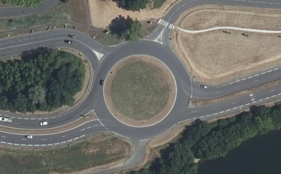 Vue aérienne du Rond-point anonyme n°7749733