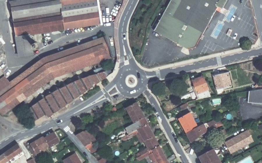 Vue aérienne du Rond-point anonyme n°77531050