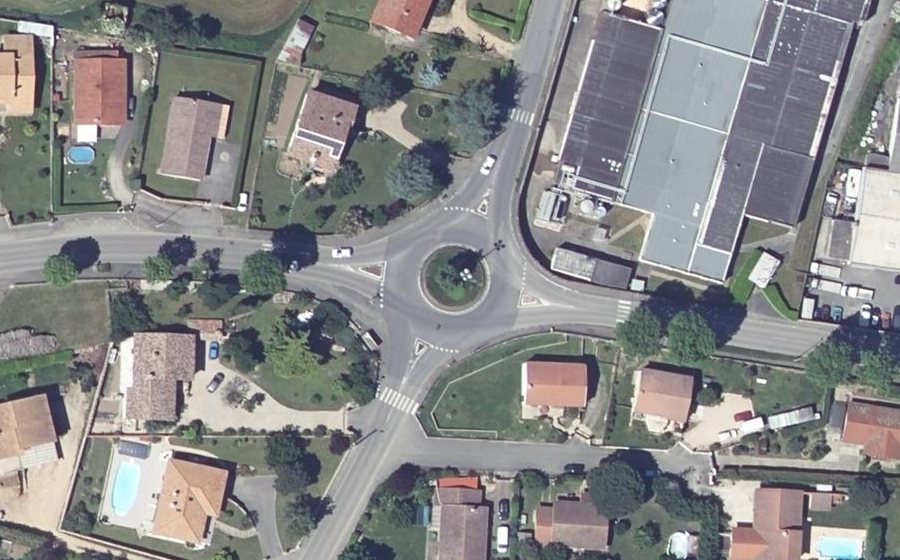 Vue aérienne du Rond-point anonyme n°775333112