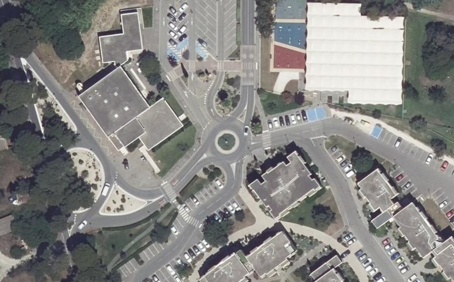 Vue aérienne du Rond-point anonyme n°775580387