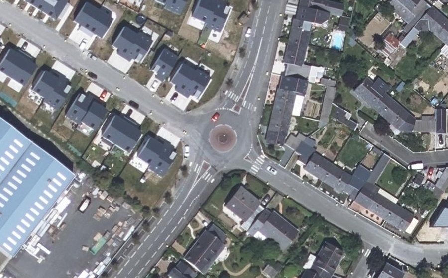 Vue aérienne du Rond-point anonyme n°775619509