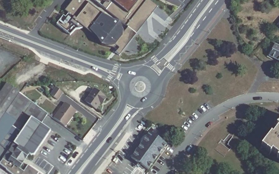 Vue aérienne du Rond-point anonyme n°775950198