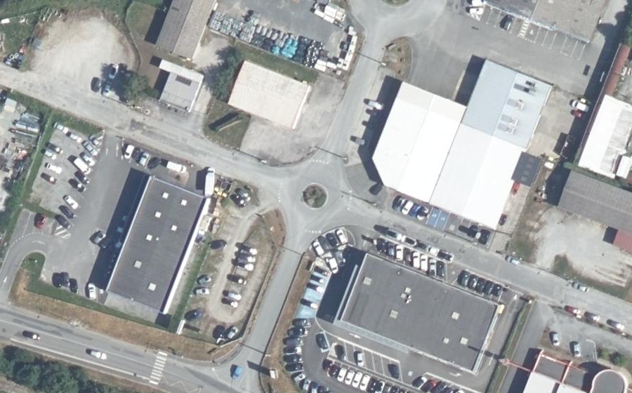 Vue aérienne du Rond-point anonyme n°775990251