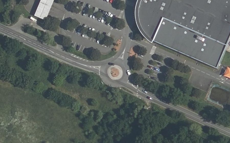 Vue aérienne du Rond-point anonyme n°776039365
