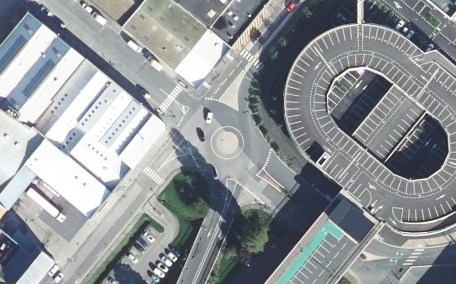 Vue aérienne du Rond-point anonyme n°776236164