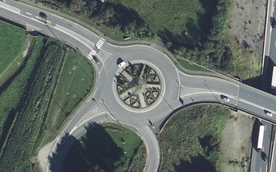 Vue aérienne du Rond-point anonyme n°776327807
