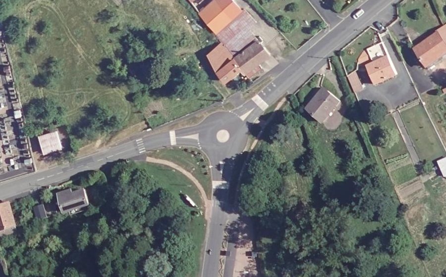 Vue aérienne du Rond-point anonyme n°776748767