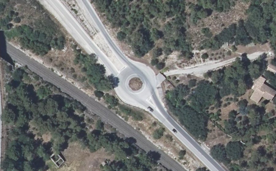 Vue aérienne du Rond-point anonyme n°776911425