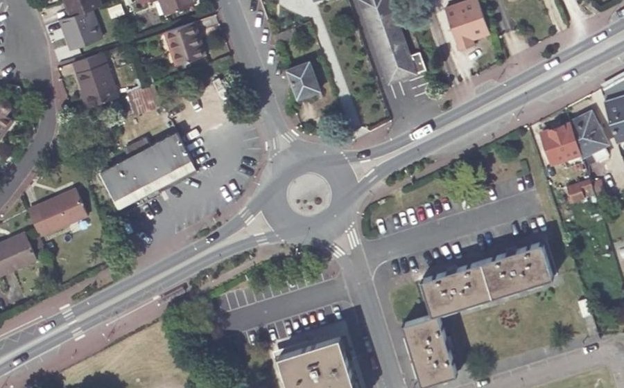 Vue aérienne du Rond-point anonyme n°777035847