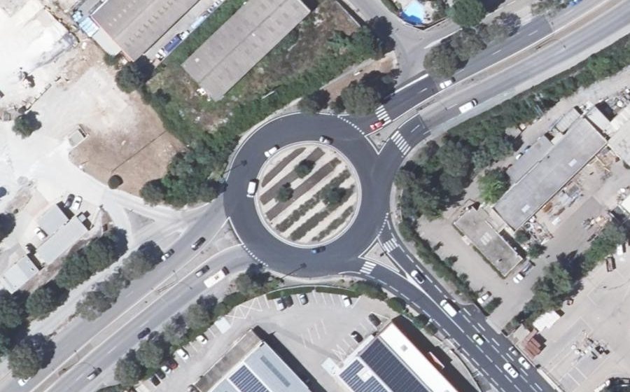 Vue aérienne du Rond-point anonyme n°777200540