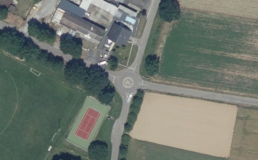 Vue aérienne du Rond-point anonyme n°777376551