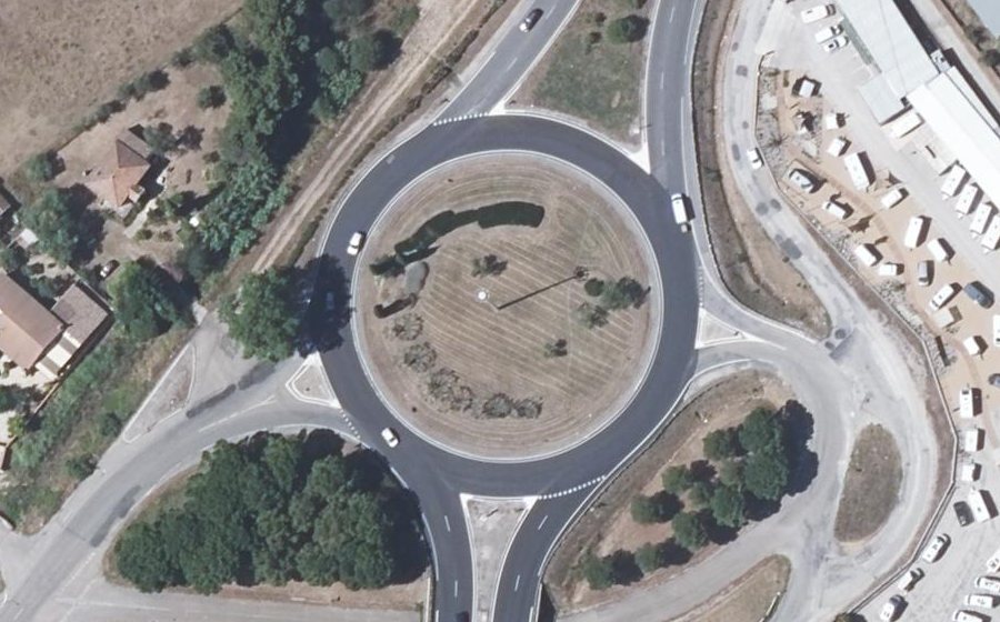 Vue aérienne du Rond-point anonyme n°777403800