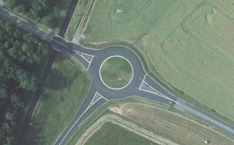 Vue aérienne du Rond-point anonyme n°777482720
