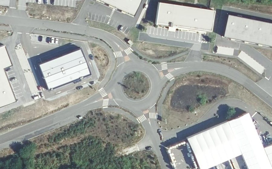 Vue aérienne du Rond-point anonyme n°777554686