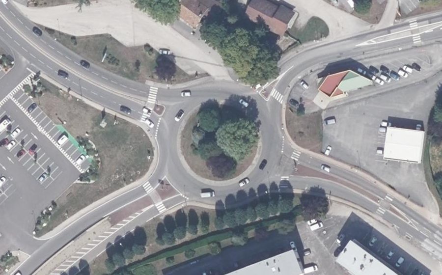 Vue aérienne du Rond-point anonyme n°778307447