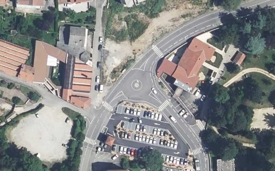 Vue aérienne du Rond-point anonyme n°778331759