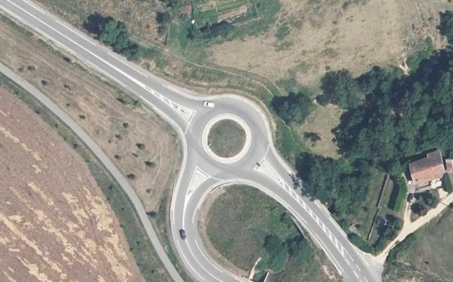 Vue aérienne du Rond-point anonyme n°778335305
