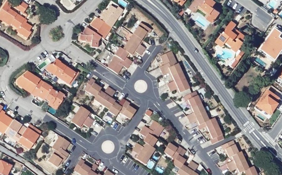 Vue aérienne du Rond-point anonyme n°778559735