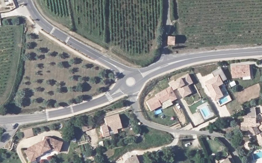 Vue aérienne du Rond-point anonyme n°778986450