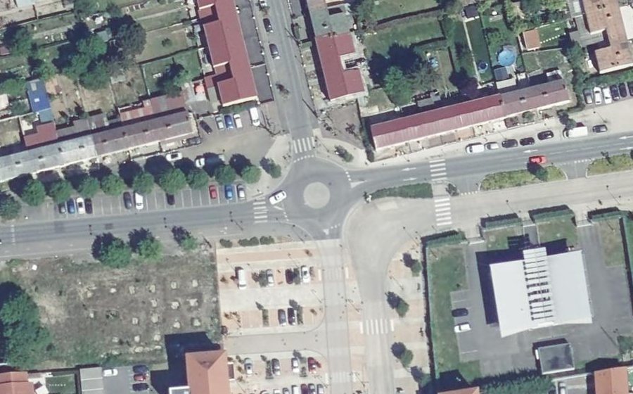 Vue aérienne du Rond-point anonyme n°778986928