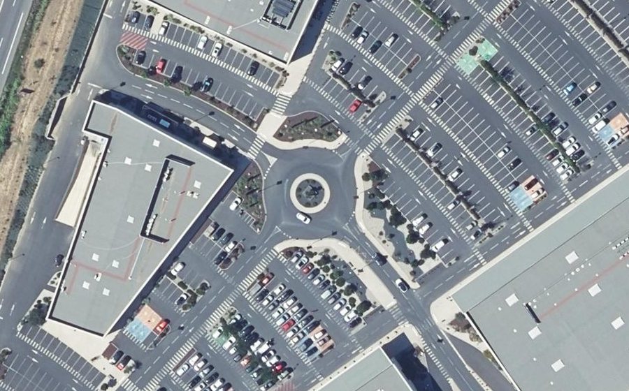 Vue aérienne du Rond-point anonyme n°779051629