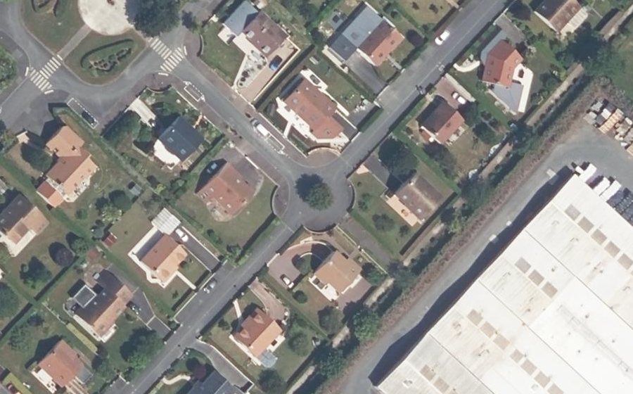 Vue aérienne du Rond-point anonyme n°779553125