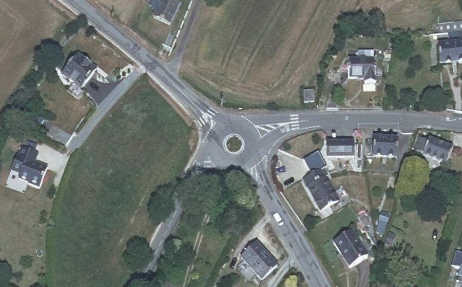 Vue aérienne du Rond-point anonyme n°779716268